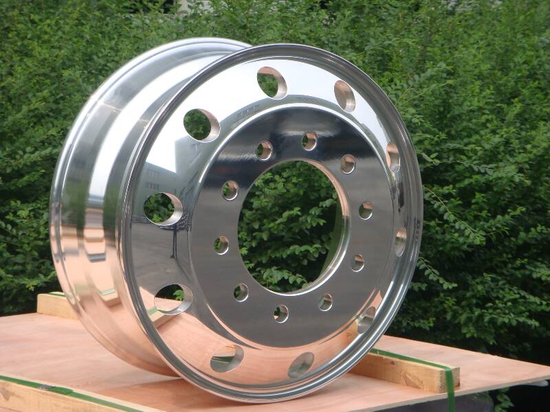 Polished Truck Aluminum Wheels