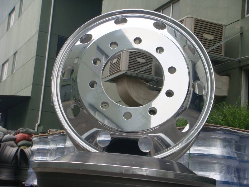 Polished Aluminum Truck Wheels 22.5*8.25
