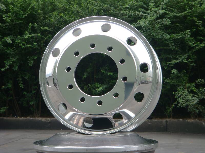 Polished aluminum truck wheels 22.5* 11.75